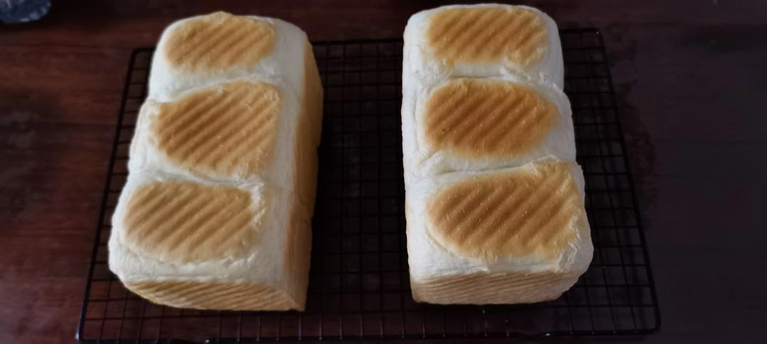 朴素的牛奶吐司