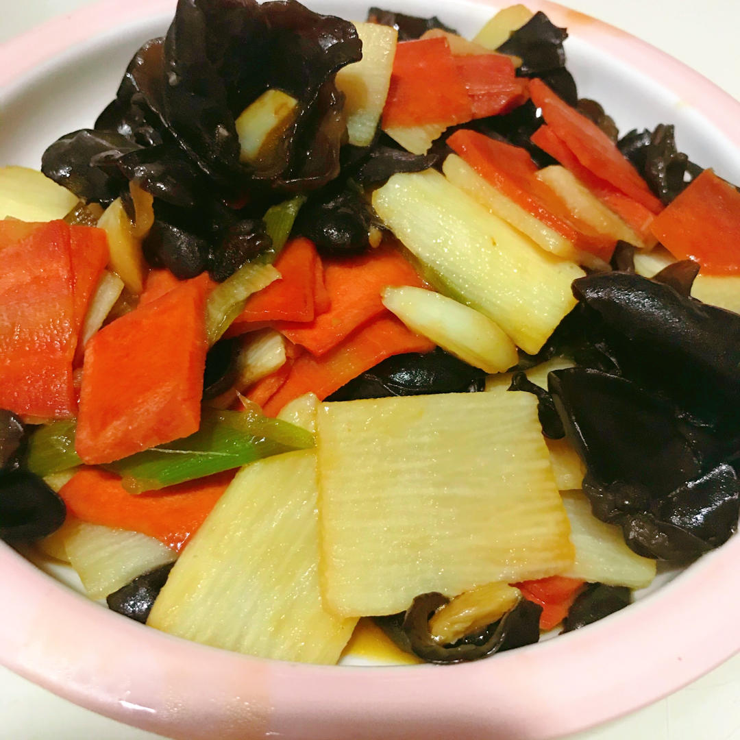 养生食谱之木耳炒山药