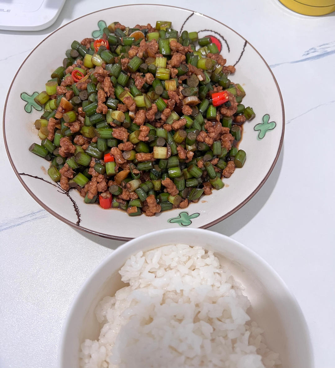 蒜苔炒肉末，三碗米饭都不够吃