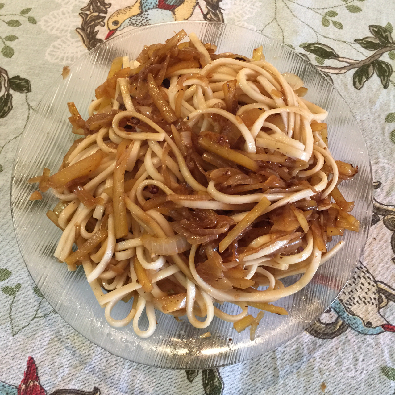 家常炒面：簡單、快捷，美味。