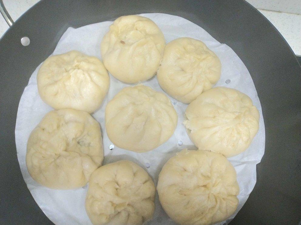 松软多汁的肉包子