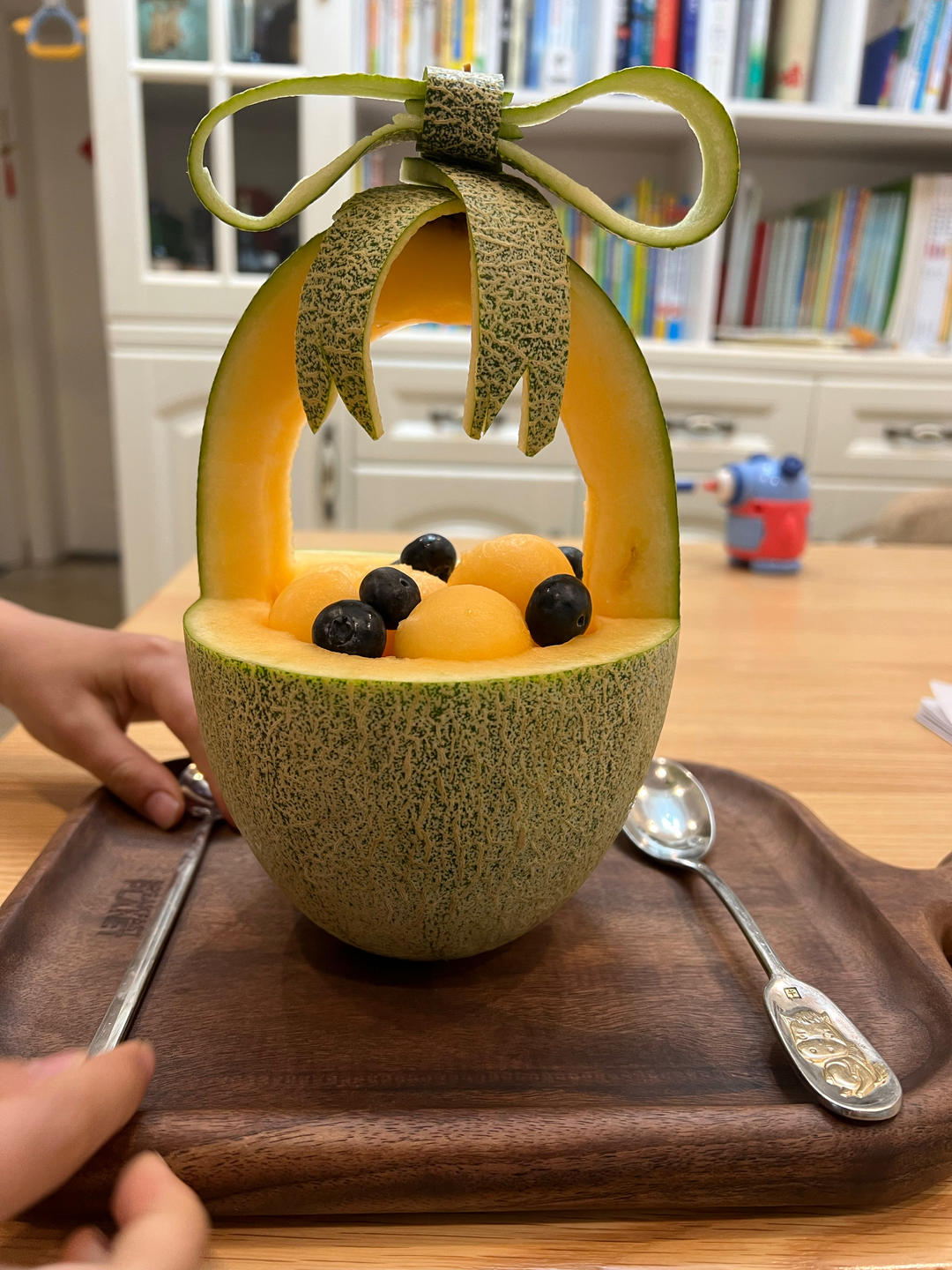 少女心爆棚的哈密瓜水果篮