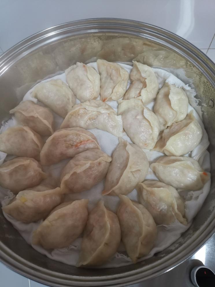 烫面白菜粉条素馅蒸饺包子的做法