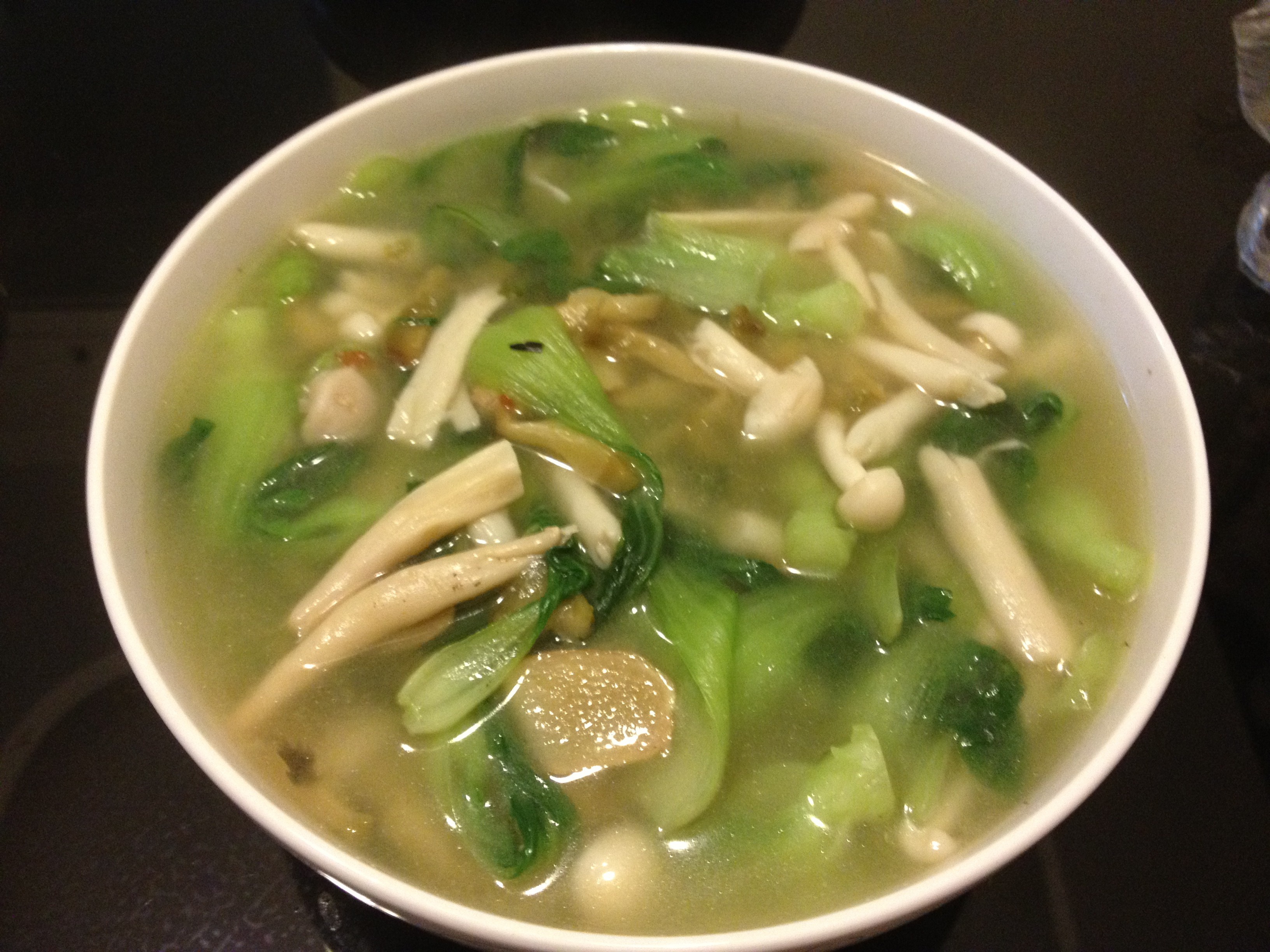 苏小小小做的快手青菜蘑菇榨菜汤