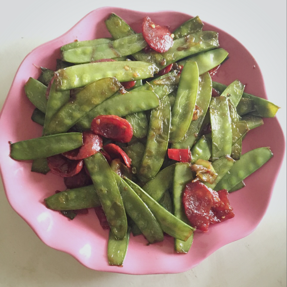腊肠炒荷兰豆