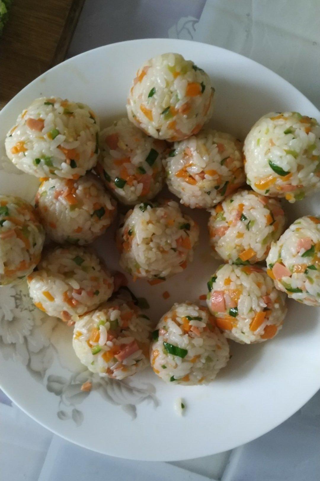 小盆友超爱的肉松饭团子