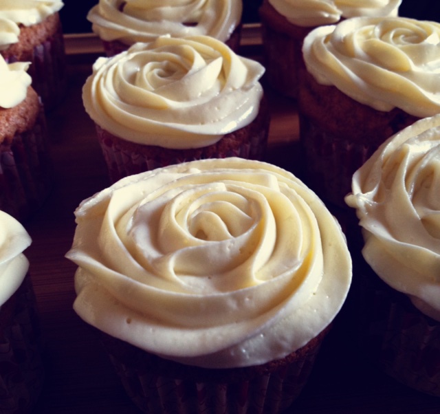 经典红丝绒杯子蛋糕（red velvet cupcake）