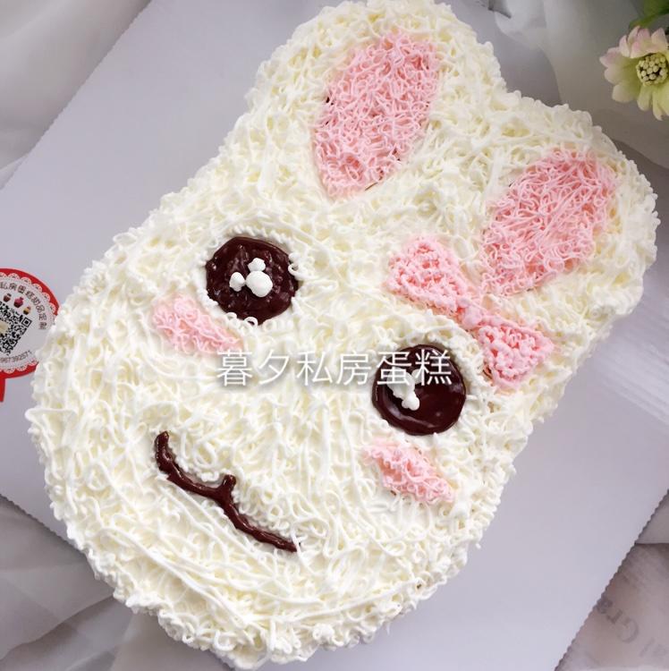 萌萌嘚小兔子蛋糕的做法