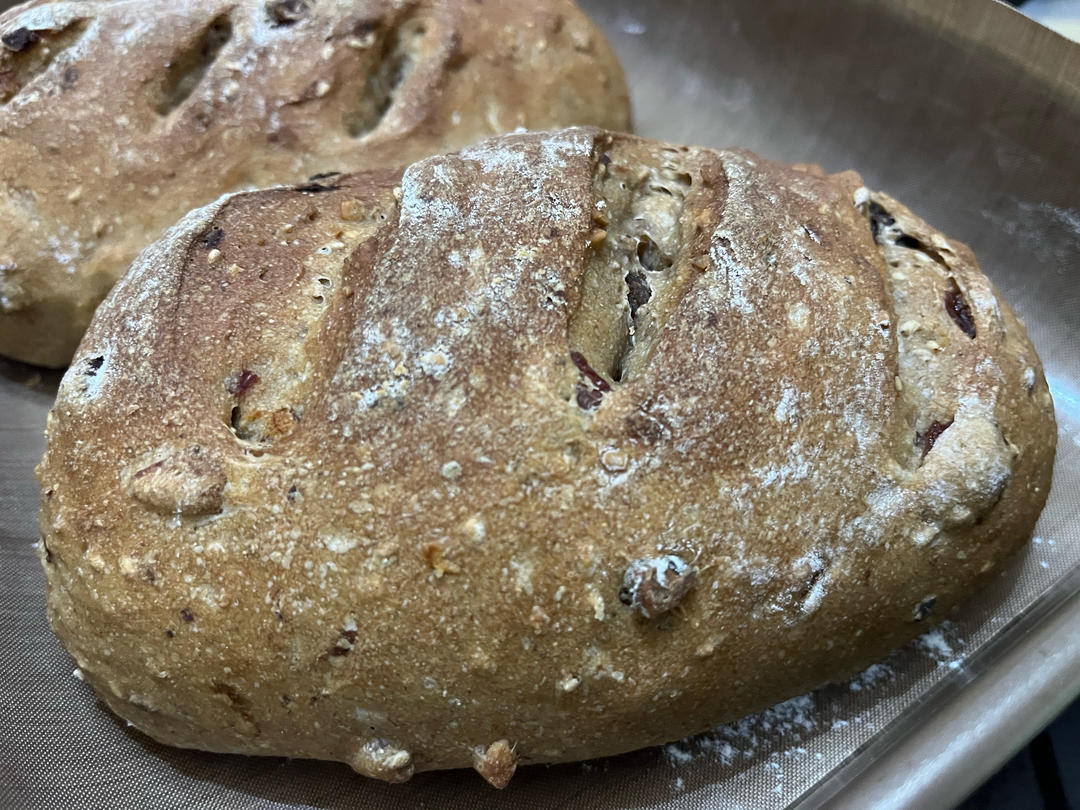 全麦蔓越莓核桃软欧包