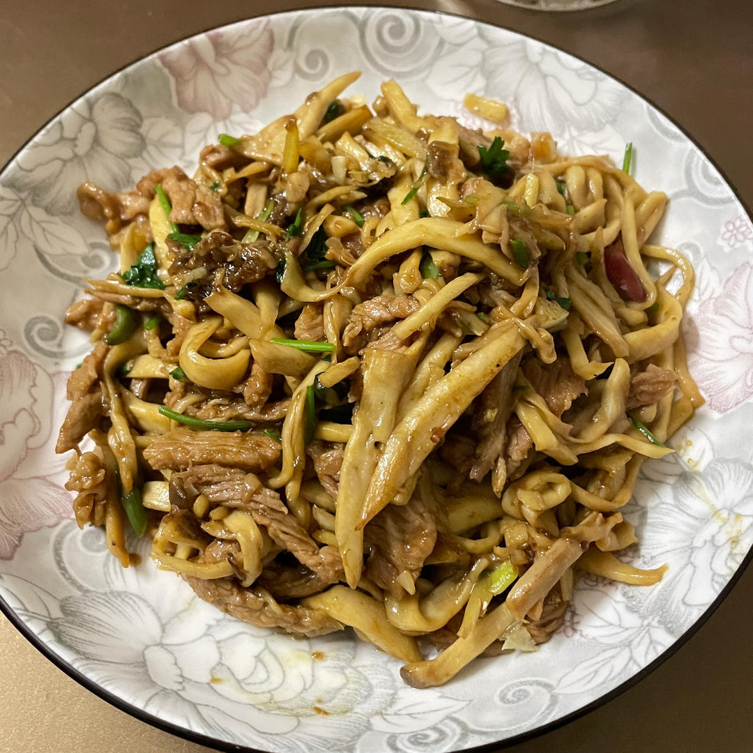 杏鲍菇炒肉丝