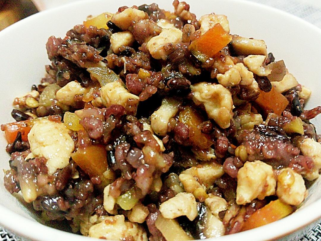 泡椒鸡胸肉杂蔬杂粮饭