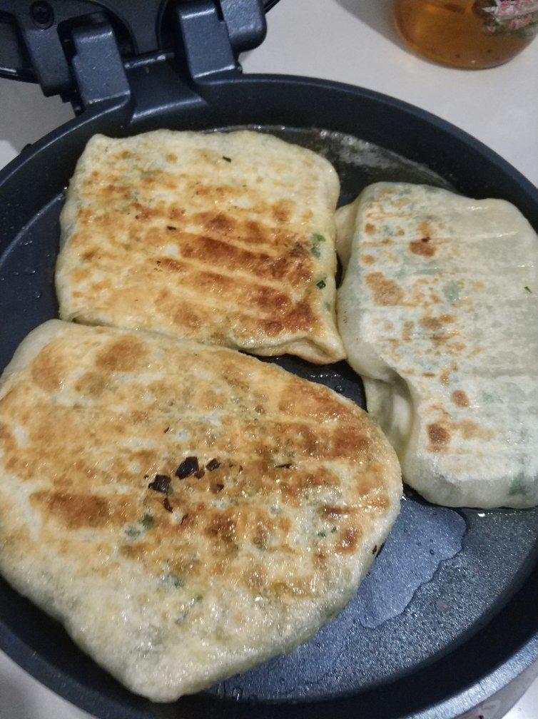 吹弹可破的韭菜盒子
