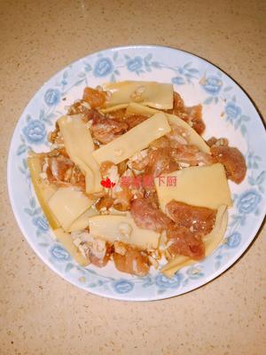 沙姜蒸猪肉的做法 步骤3