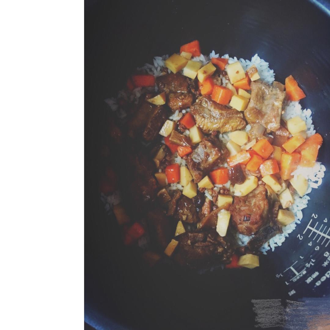 喷香排骨焖饭（爆好吃）