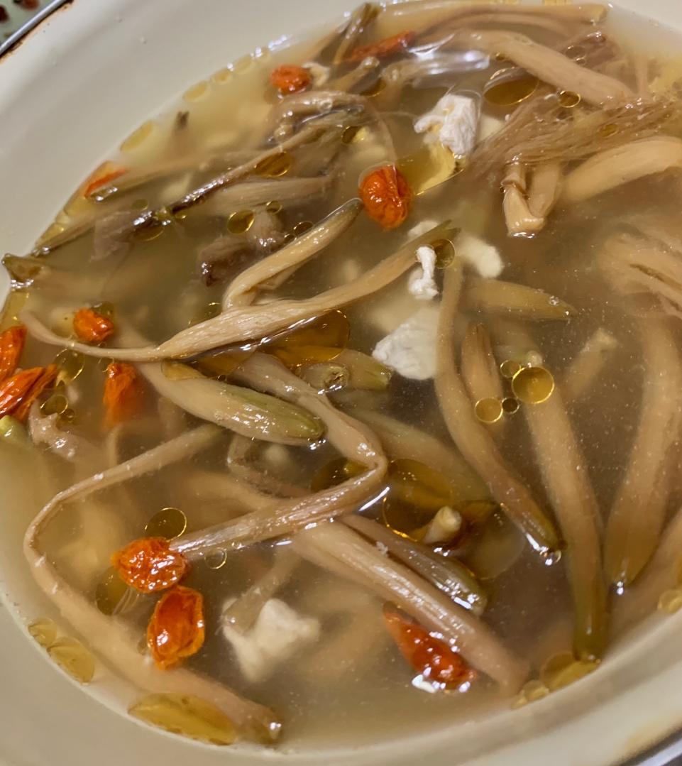 金针瘦肉汤(黄花菜)