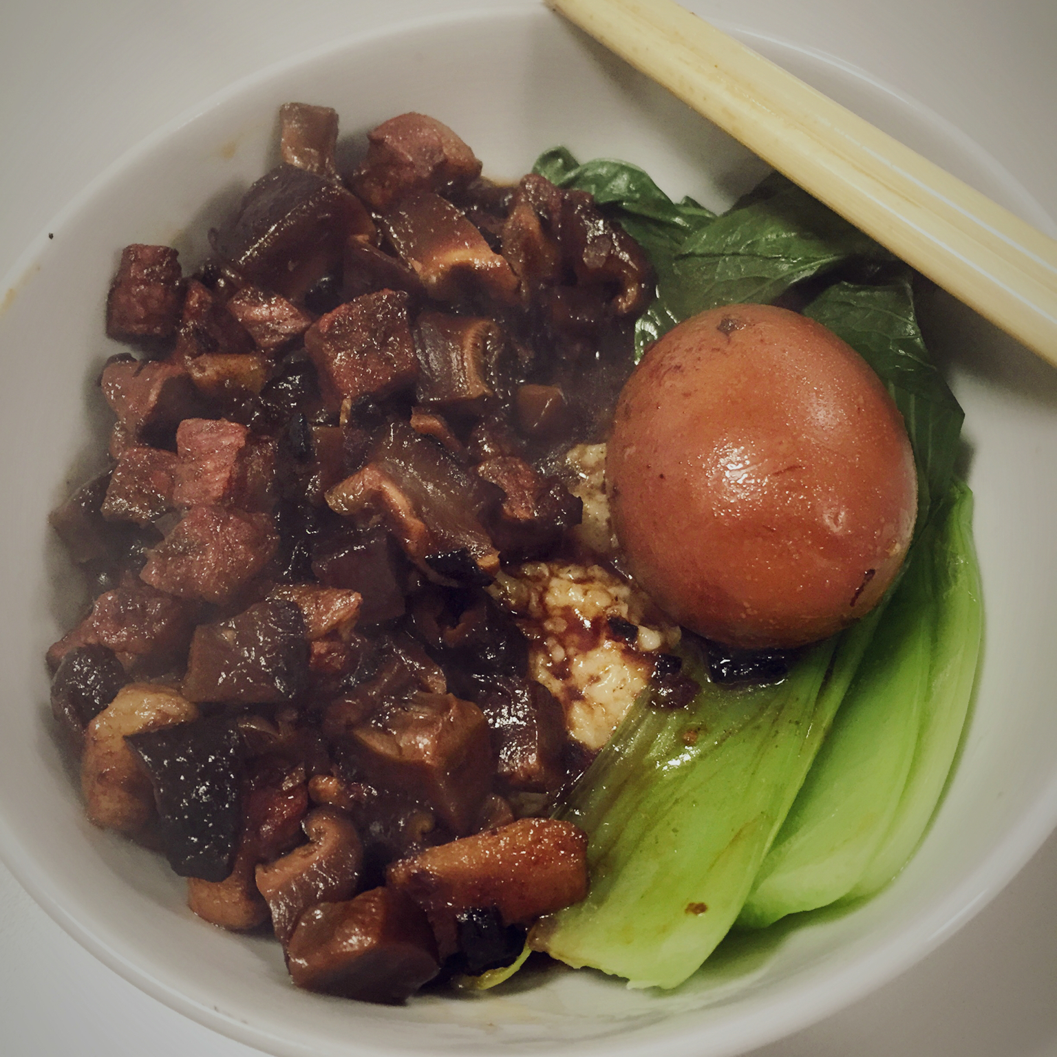 洋葱酥卤肉饭
