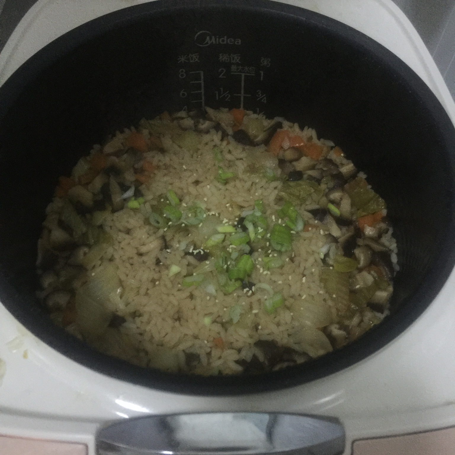 香菇土豆焖饭(电饭煲版）