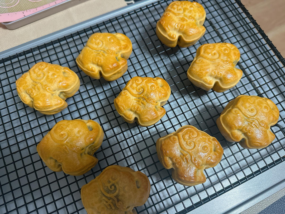 广式莲蓉蛋黄月饼/久吃不厌的经典组合