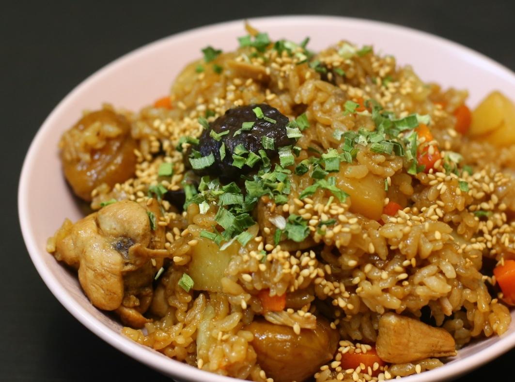 【香菇鸡肉焖饭】