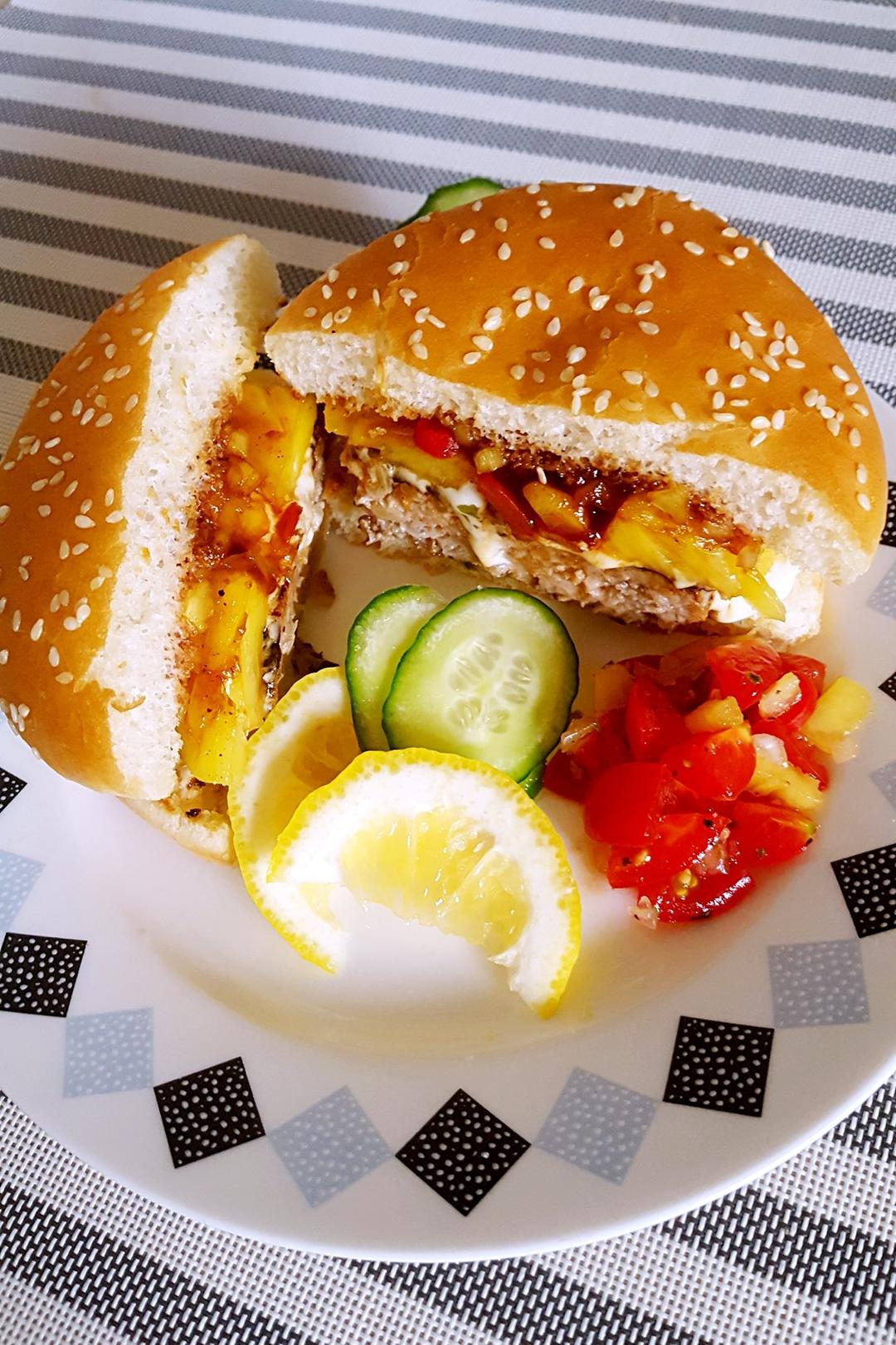 bigbigbig大酥皮做的菠萝汉堡