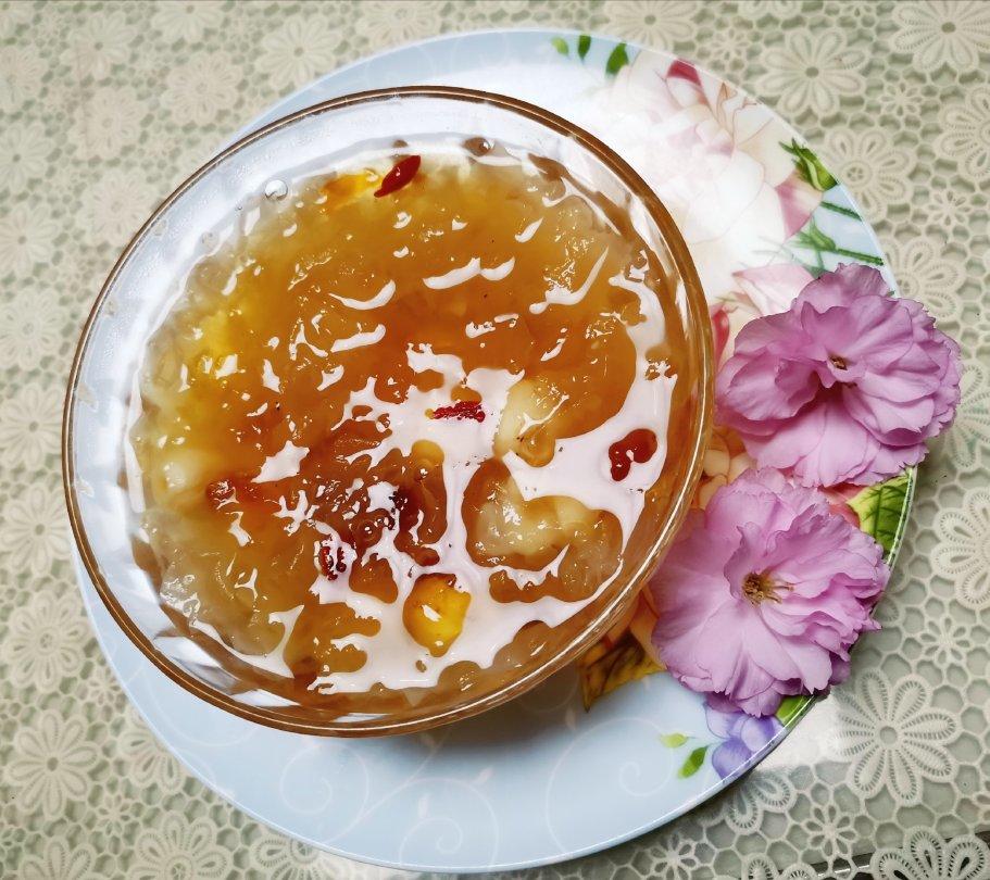银耳桃胶莲子羹｜养颜平民版燕窝