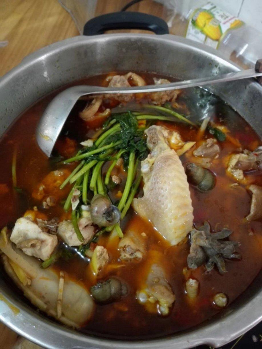 金猫咪食堂-酸笋螺丝鸡