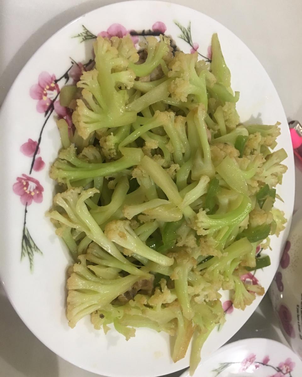 清炒菜花（简单巨好吃）