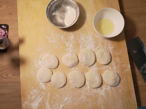 完美早餐“土豆丝卷饼”（附烫面饼的擀制技巧）的做法 步骤6