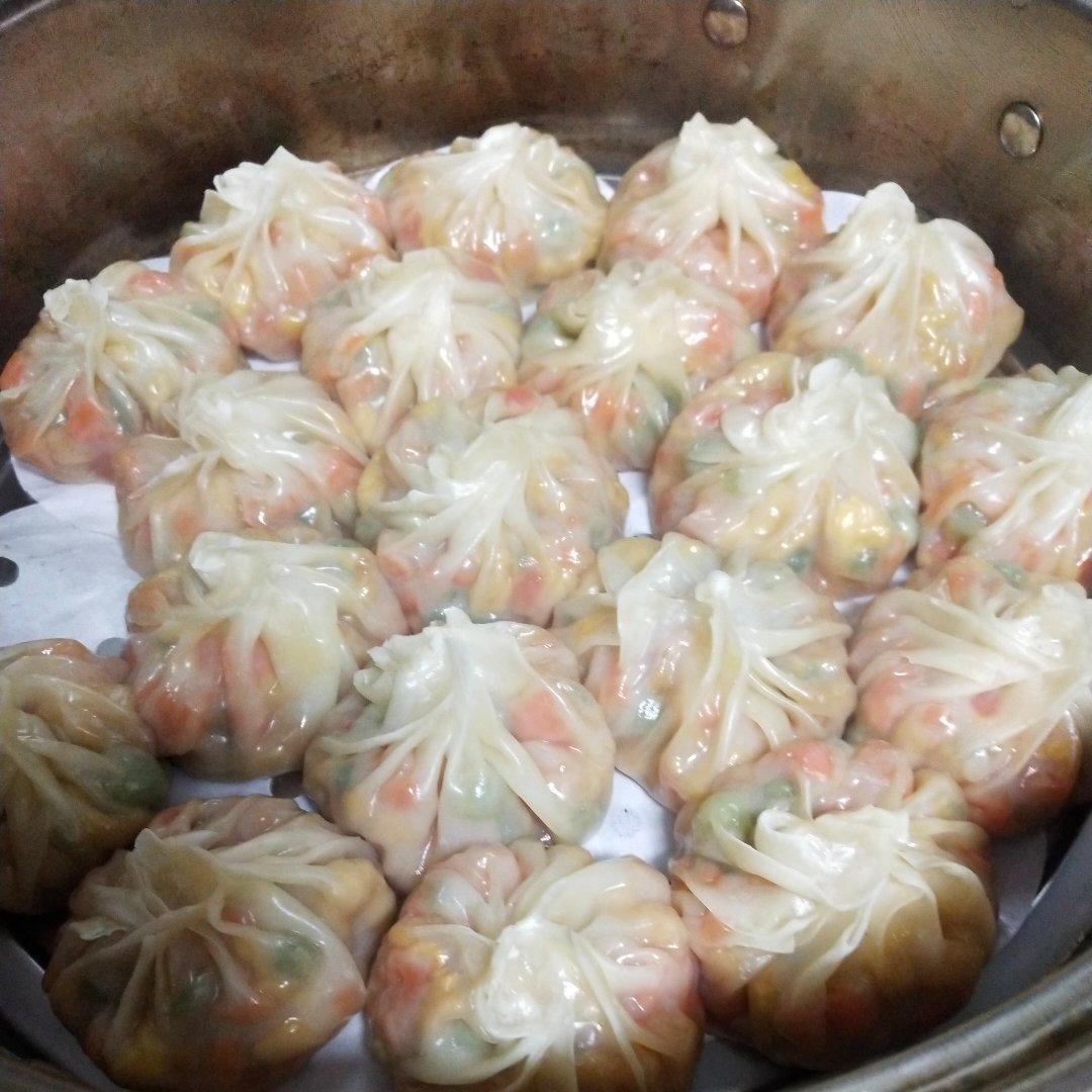 一口一个青椒火腿鸡蛋蒸包