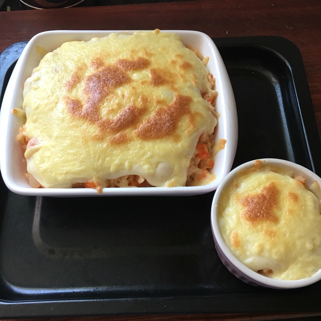 海鲜焗饭 Seafood Fried Rice with Cheesy Topping
