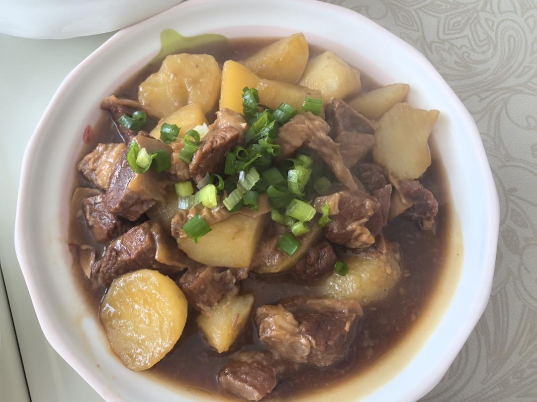 土豆炖牛肉