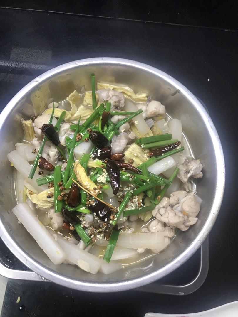 独家秘制 · 泡椒田鸡!