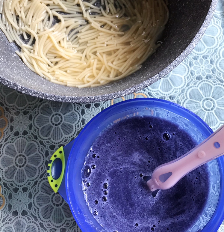 紫甘蓝虾泥面条的做法 步骤10