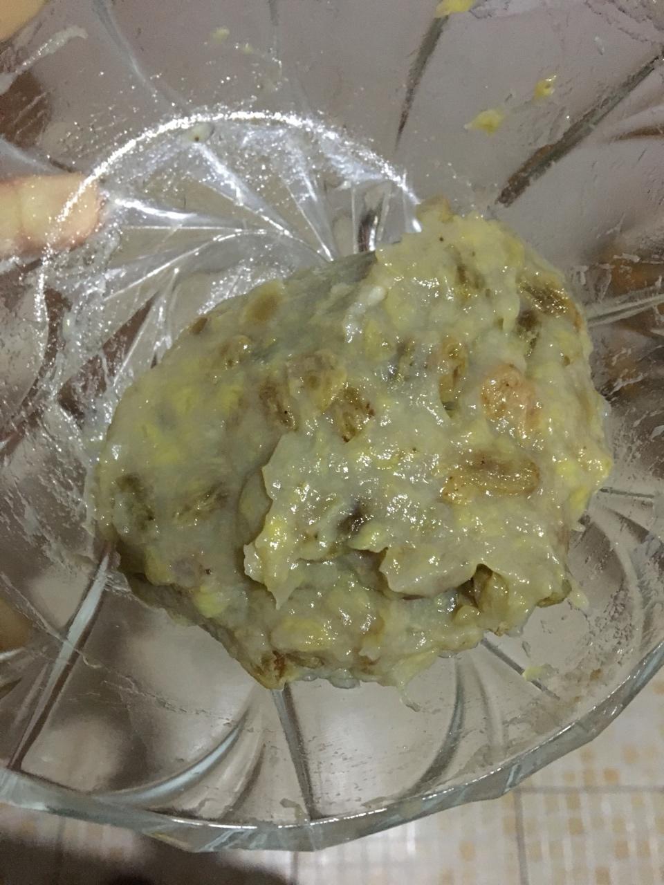 宝宝辅食之香蕉葡萄干馅儿的做法