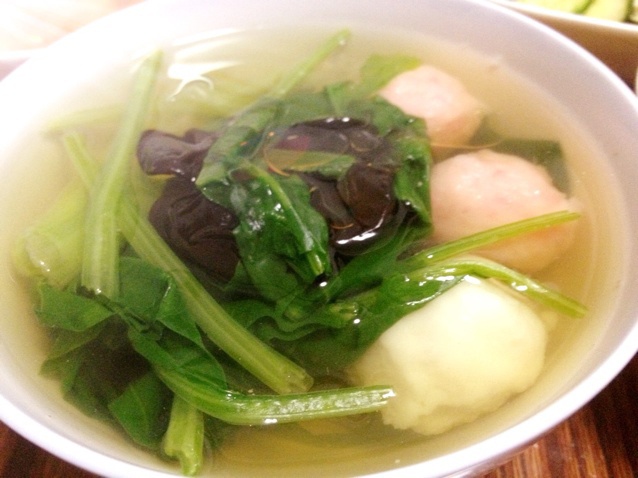 鸡肉丸子青菜汤