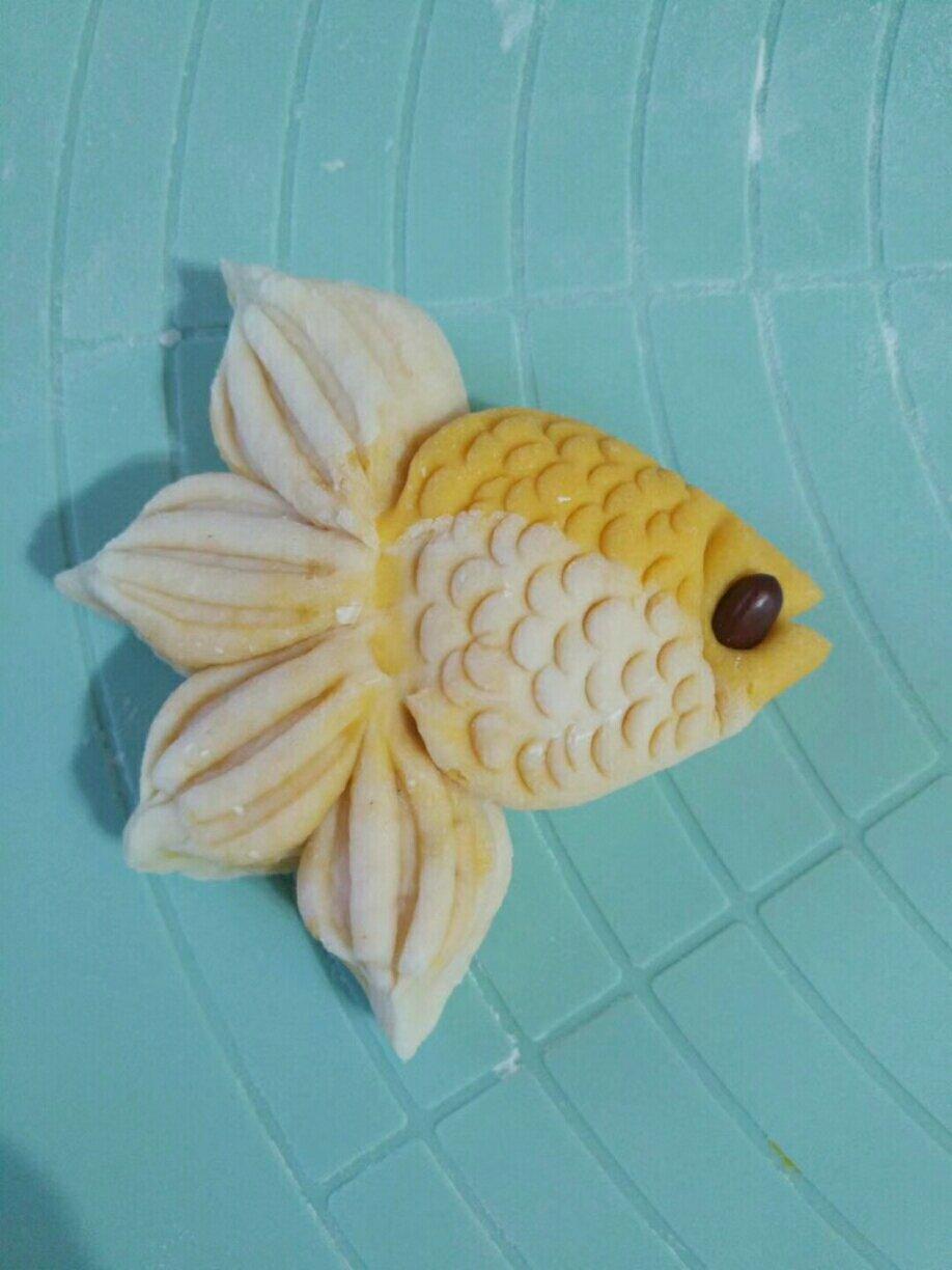 手机用户小月月王王今做的卡通金鱼馒头