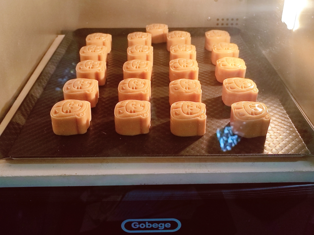 芋泥乳酪蛋黄月饼㊙️不破顶不漏底技巧分享的做法 步骤14