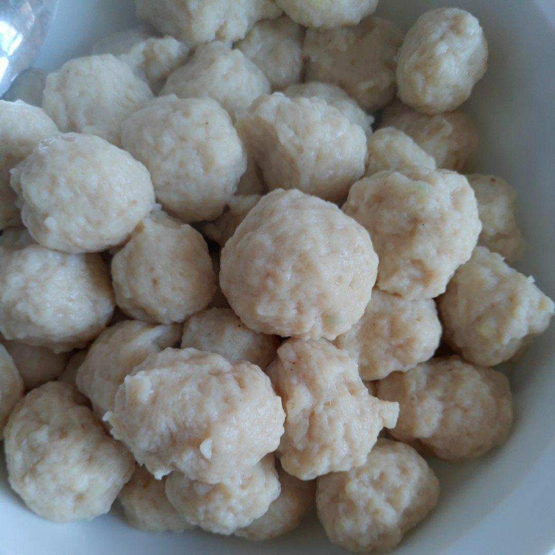 顾顾各-1做的鸡肉丸子