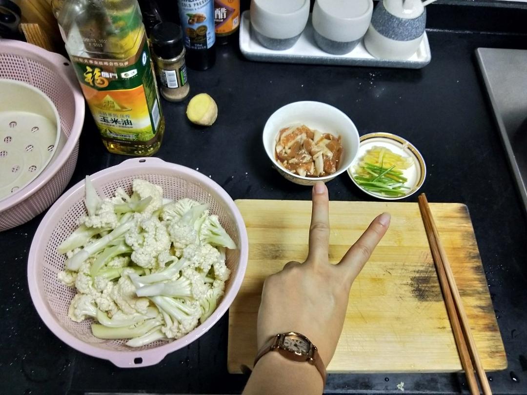 干煸菜花（花菜炒肉）