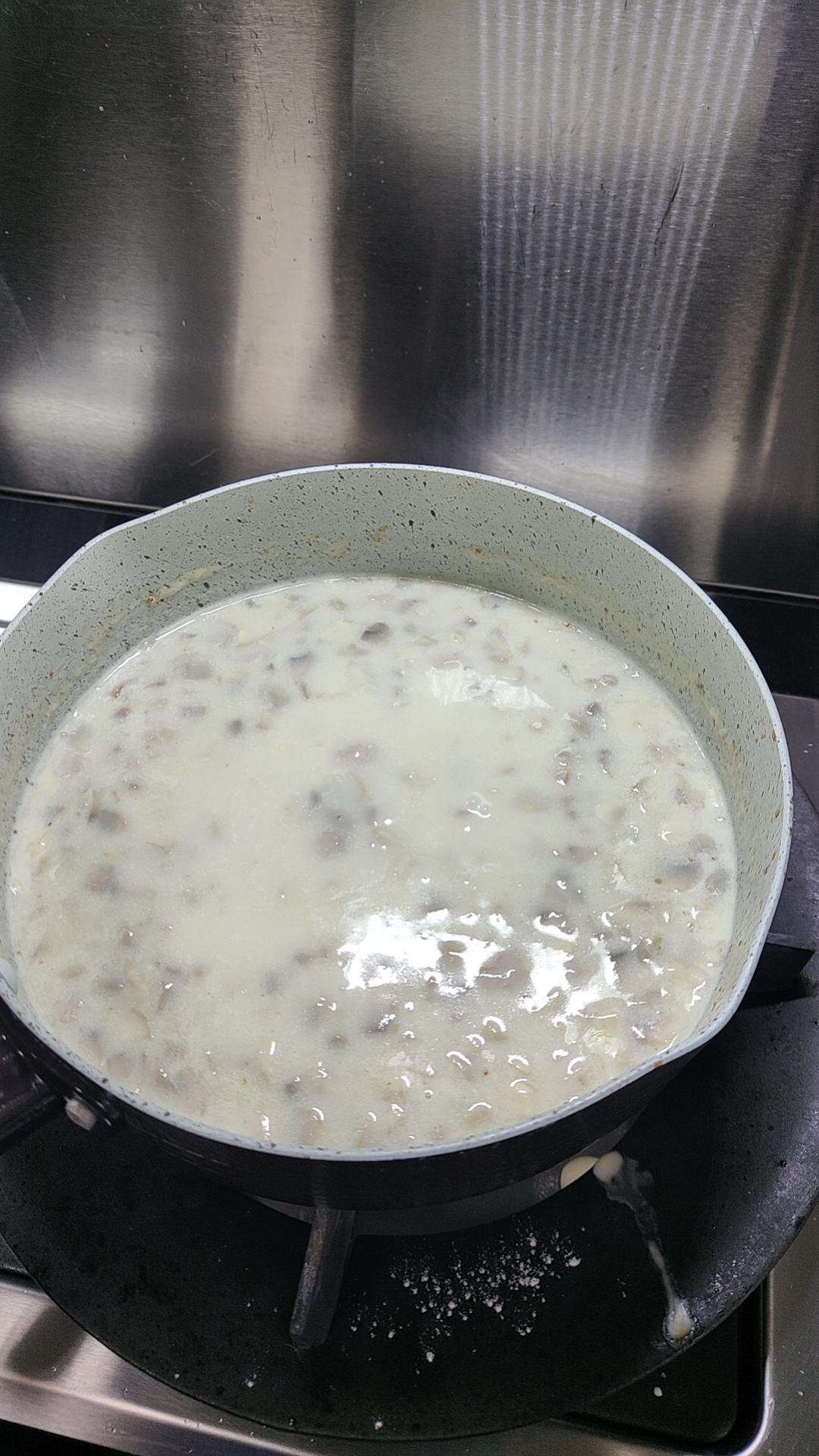 奶油蘑菇浓汤（小朋友超爱）