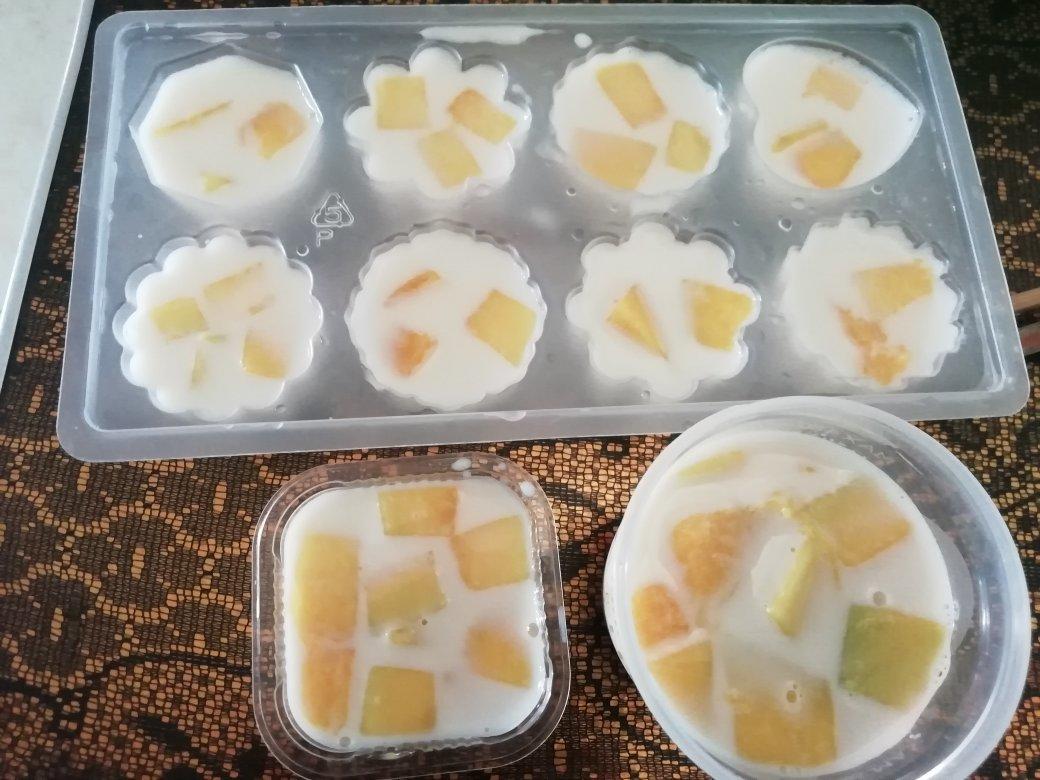 草莓芒果椰奶冻
