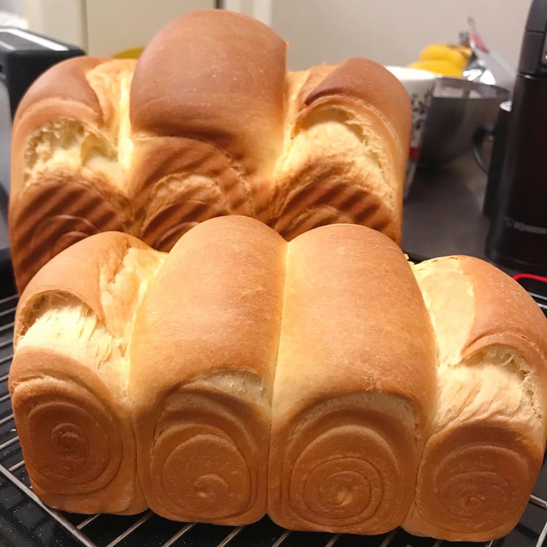 吐司，奶香手撕面包，超级香浓