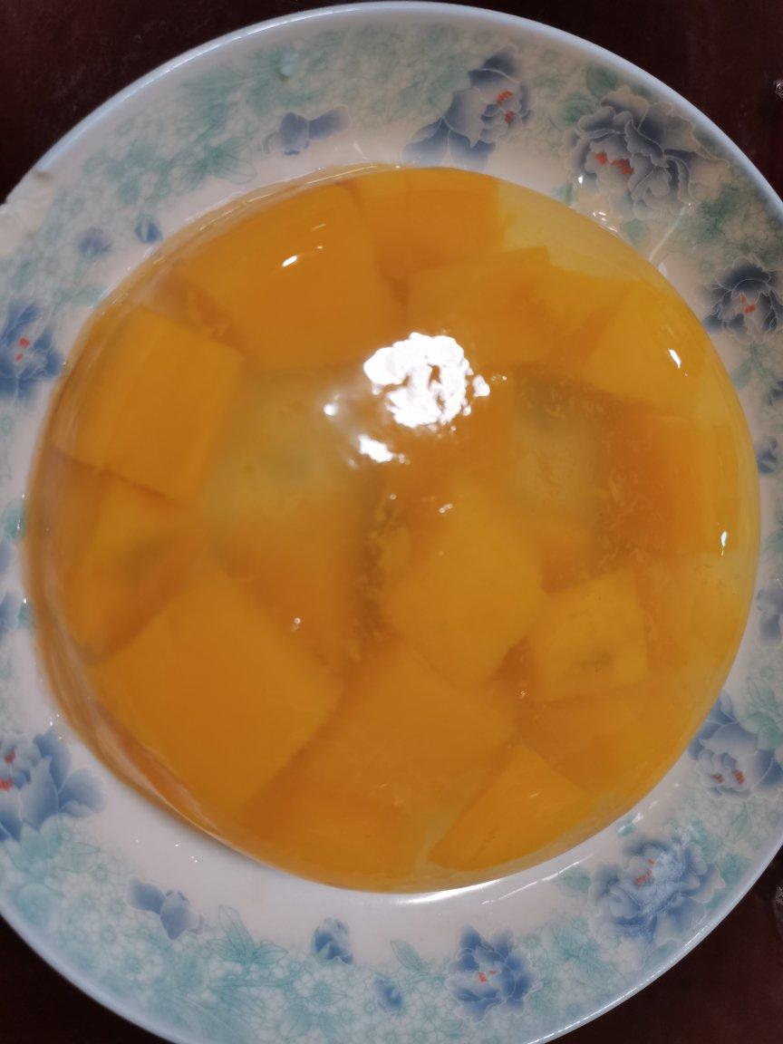 长得像叶子的树做的牛奶芒果布丁白凉粉简易版