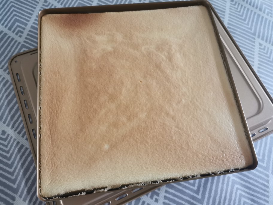 戚风蛋糕片(为了豆乳盒子做的)