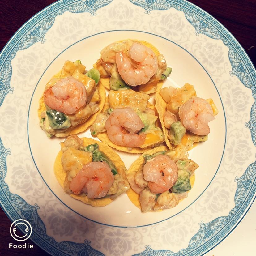 薯片牛油果大虾沙拉