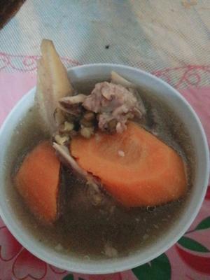 粉葛胡萝卜绿豆排骨汤的做法 步骤1