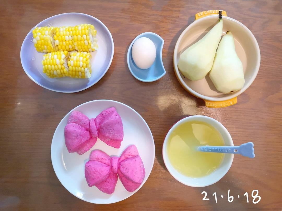 火龙果蝴蝶结面包