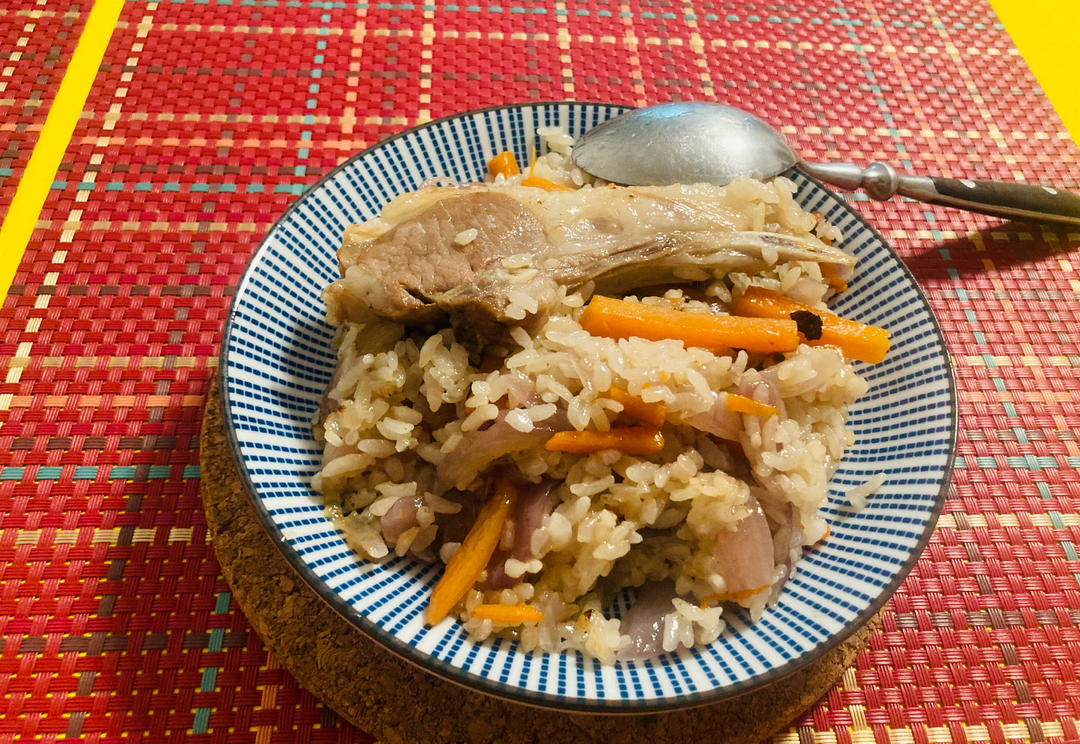 新疆羊排手抓饭