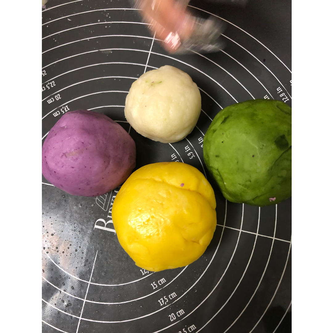 亲子小厨房～孩儿童中秋手工课有感之冰皮月饼兰兔子