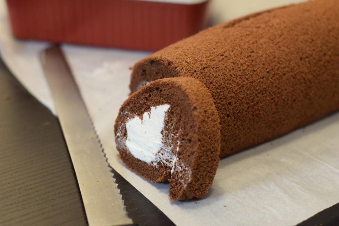 超浓郁卷不裂的巧克力蛋糕卷